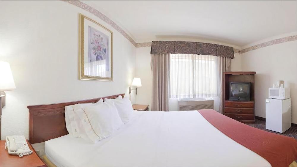 Holiday Inn Express Show Low By Ihg Exterior foto