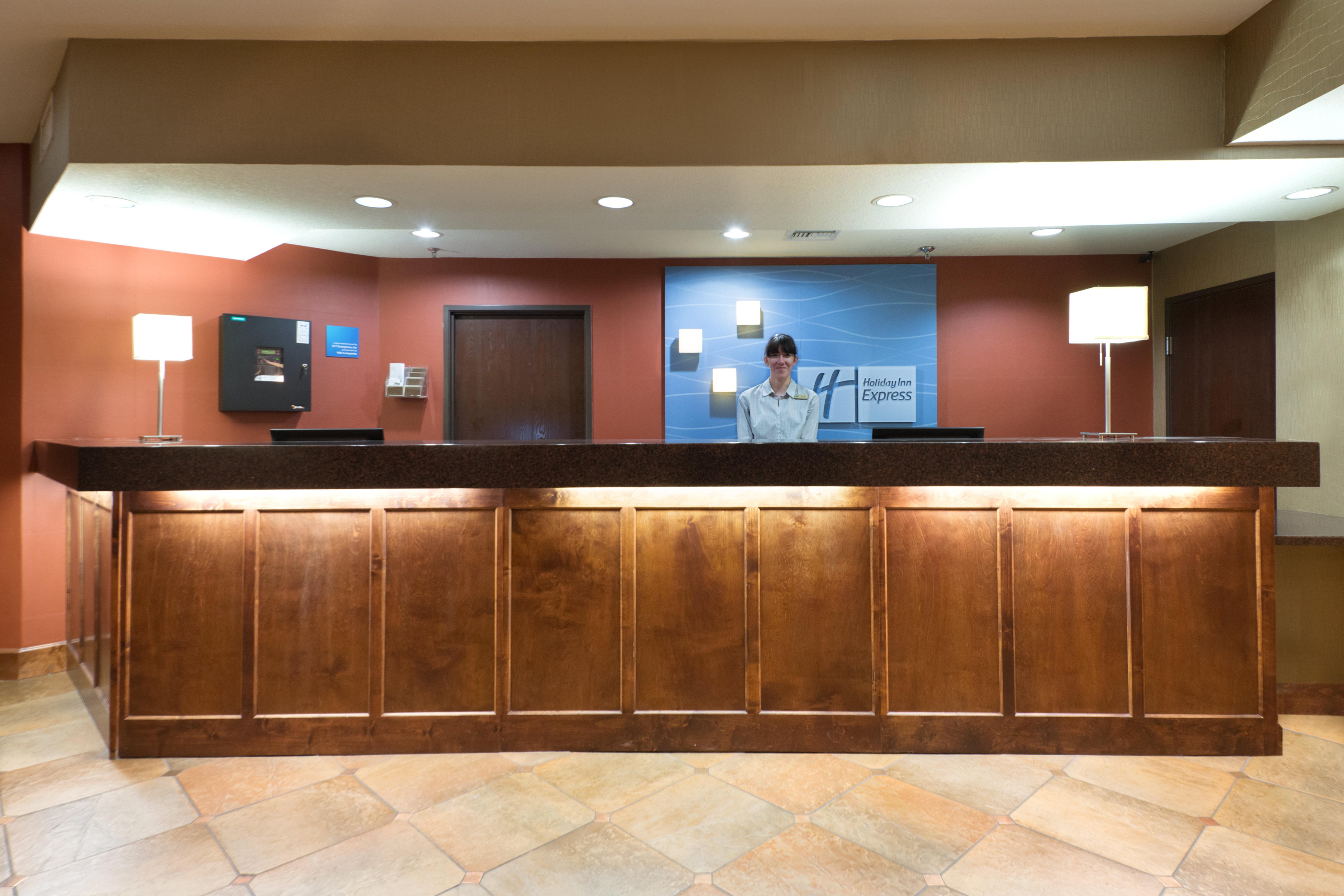 Holiday Inn Express Show Low By Ihg Exterior foto