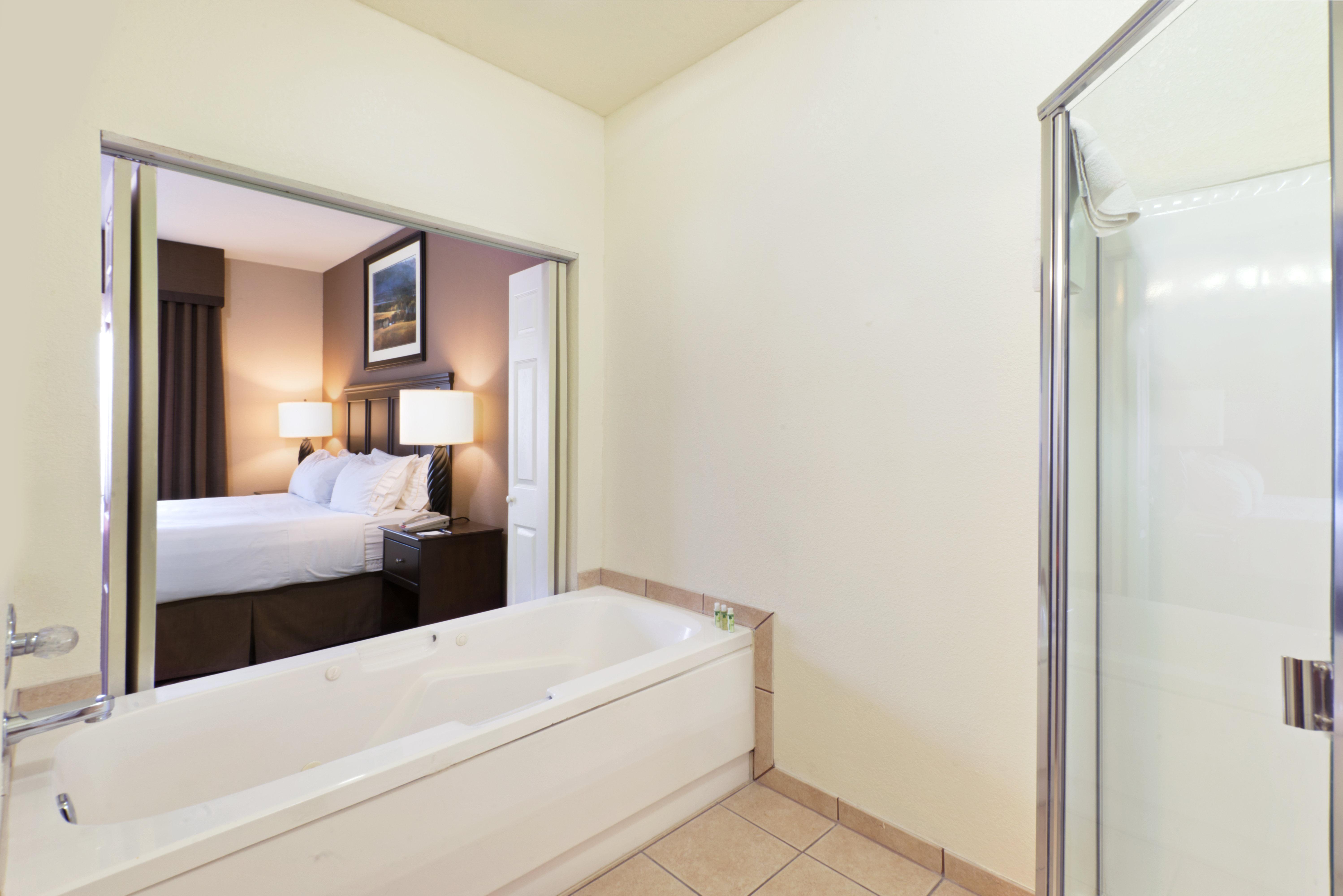 Holiday Inn Express Show Low By Ihg Exterior foto