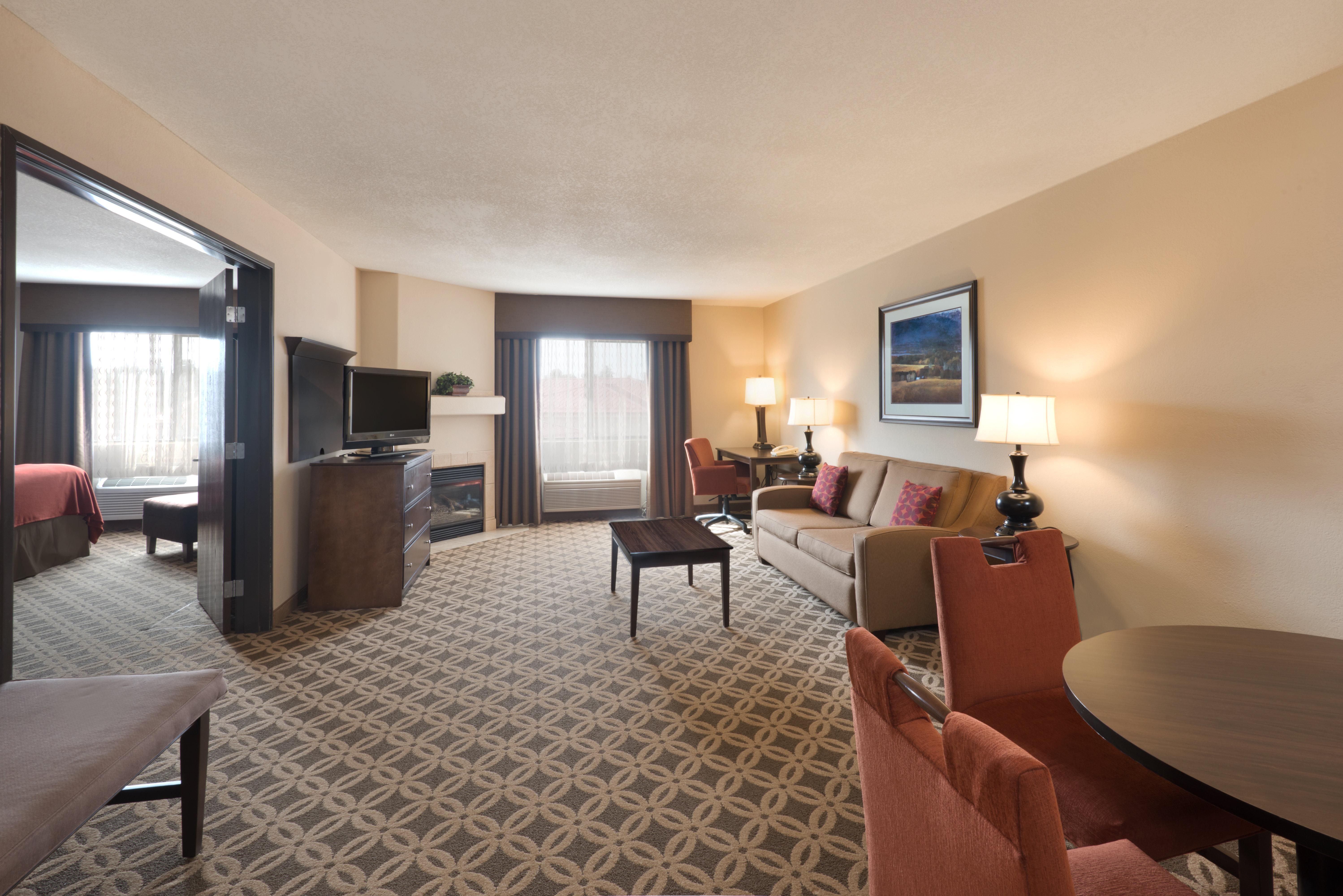 Holiday Inn Express Show Low By Ihg Exterior foto