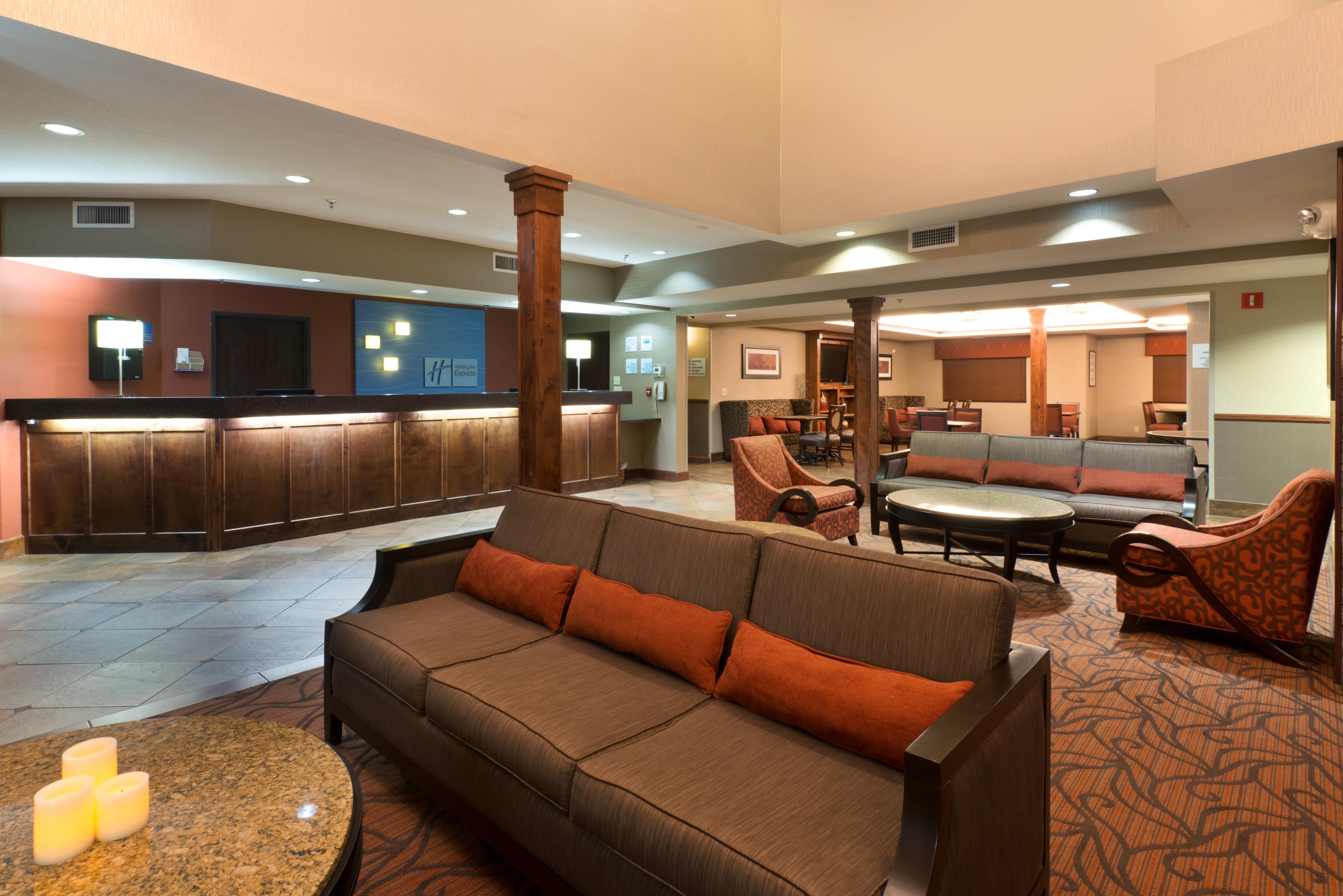 Holiday Inn Express Show Low By Ihg Exterior foto