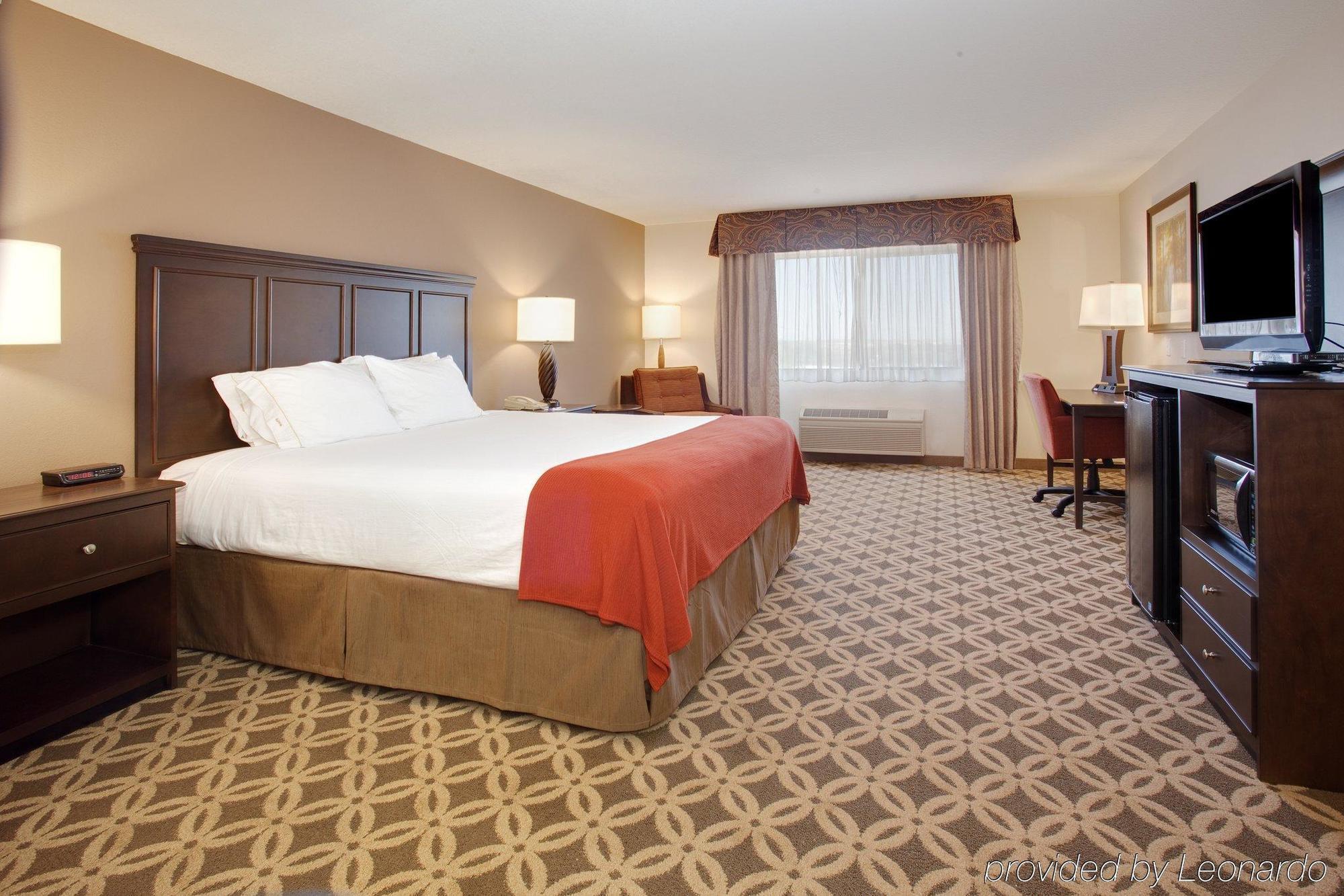 Holiday Inn Express Show Low By Ihg Exterior foto